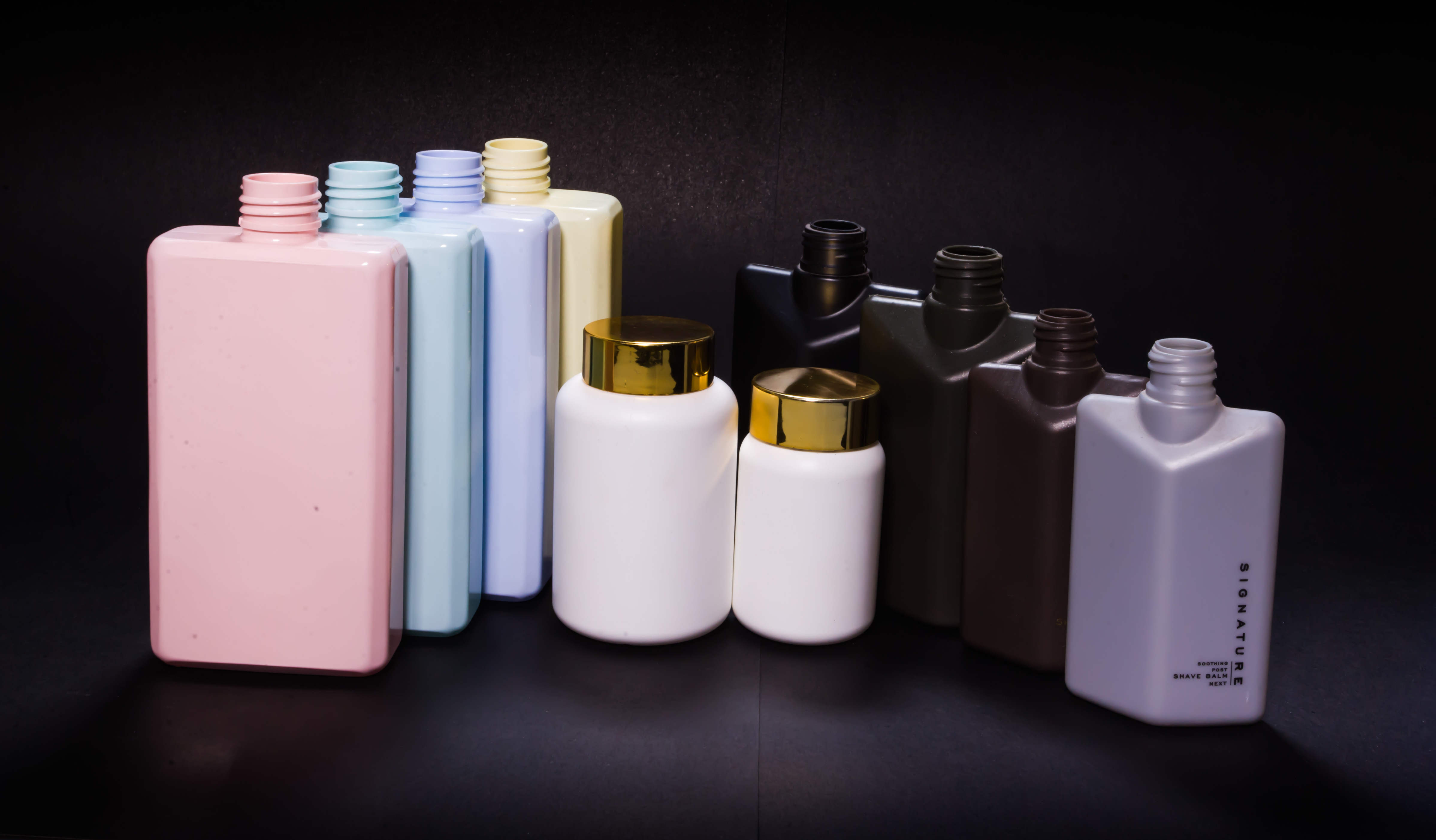 化妆品的塑料瓶子是什么材质的？